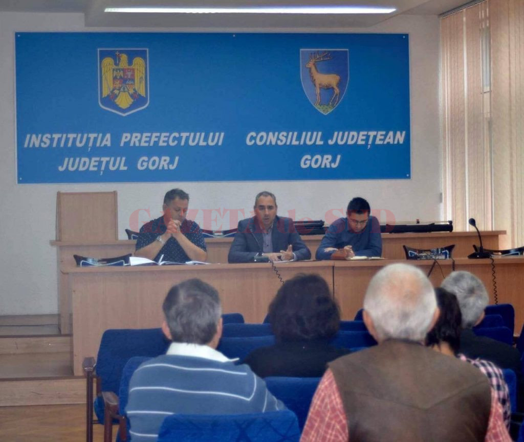 Primarii au fost chemaţi  la şedinţă de către prefectul  de Gorj