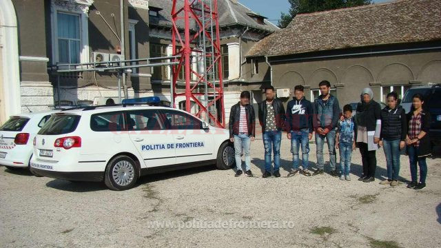 Polițiștii de frontieră spun că cei nouă sirieni încercau să ajungă în Germania cu ajutorul unei călăuze bulgare