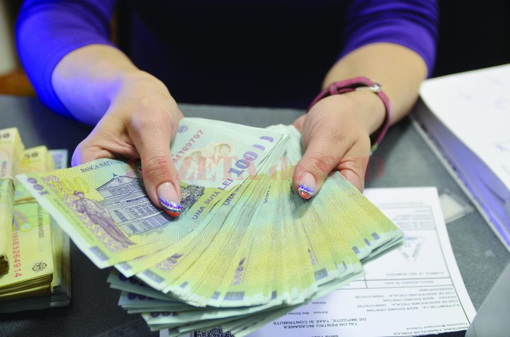 În timp ce pensiile doljenilor au costat bugetul în plus cu 181 de milioane de lei din iulie și până în august, la nivel central sumele alocate de la bugetul de stat pentru plata pensiilor au crescut cu un miliard de lei