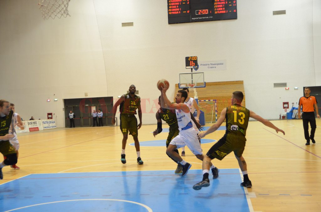 Goran Martinic (la minge) şi-a condus echipa spre victorie (foto: Daniela Mitroi-Ochea)