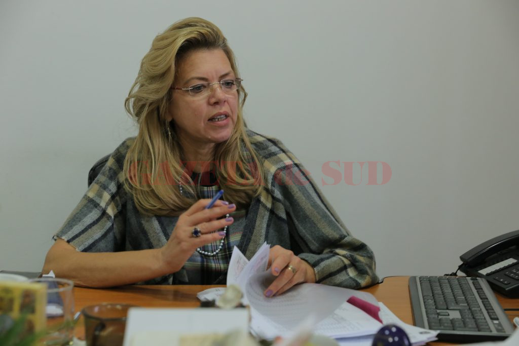 Directoarea CJP Dolj, Daniela Licu, a explicat că persoanele pensionate anticipat parțial înainte de iulie 2016 trebuie să depună o cerere pentru recalcularea pensiei ca să beneficieze de reducerea procentului de penalizare de la 45% la 30%