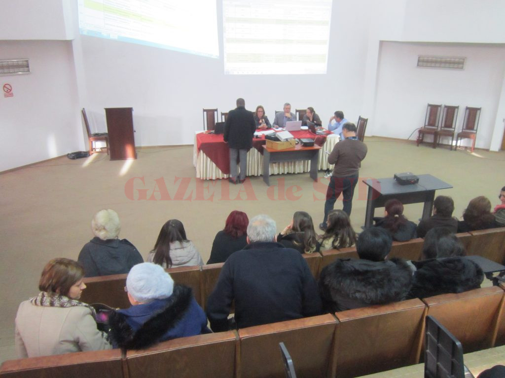 213 cadre didcatice din județul Dolj s-au înscris pentru a susține examenul de definitivat.