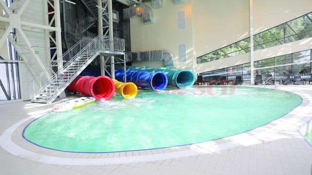 Partea de interior a Water Park-ului este funcțională, însă duce lipsă de clienți  