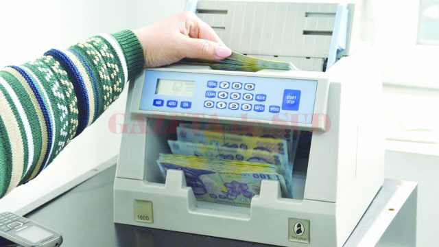 Firmele își schimbă bugetele pentru anul viitor și trebuie să modifice toate contractele de muncă ale angajaților