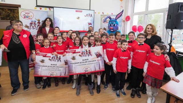 Colegii Alexandrei Isabella Gonzales-Iliuță, premiați și ei pentru participarea la programul de igienă dentară