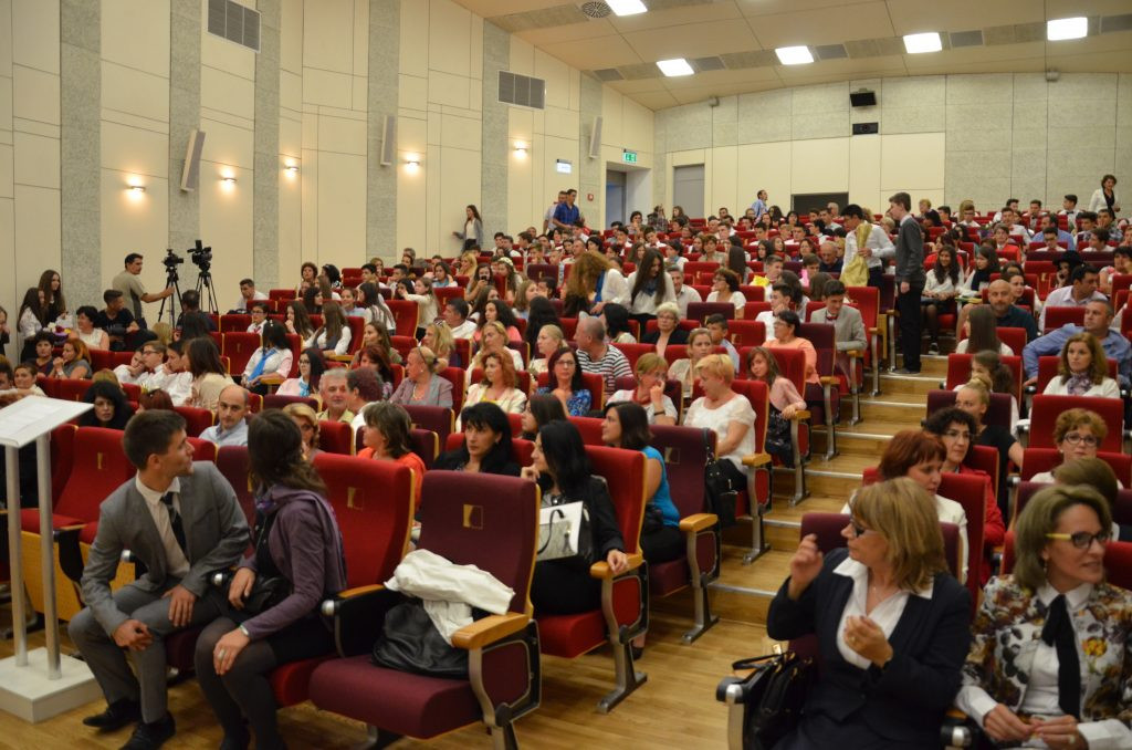 Universitatea din Craiova a notificat primăria cu privire la faptul că din anul școlar următor Liceul „Voltaire“ nu își mai poate derula activitățile educative în spațiile actuale