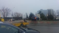 Accident la giratoriul de langa Ford (Foto cititor GdS)