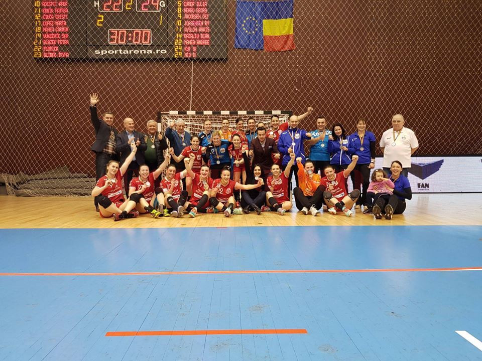 HCM Vâlcea a plecat cu medalii de argint de la Cupa României, găzduită de Ploieşti (foto: Facebook HCM Râmnicu Vâlcea)