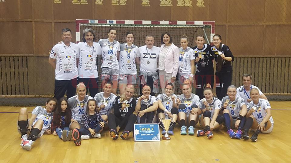 Handbalistele de la SCM Craiova şi-au primit medaliile de argint