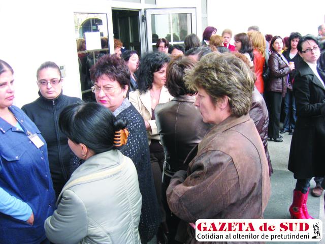 Finanţiştii doljeni au ieşit în stradă