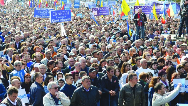 25.000 de olteni au venit la întâlnirea cu Iohannis, de la Craiova