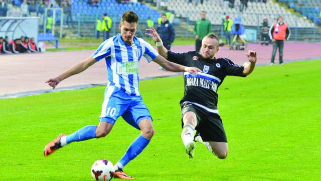 În 2013, „Ion Oblemenco“ a găzduit o confruntare inedită: CS Universitatea Craiova - FC Universitatea Craiova