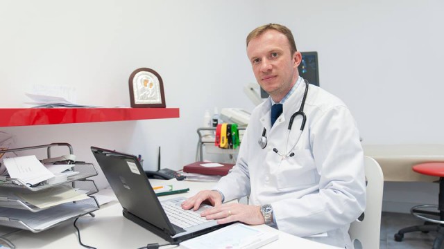 Dr. Cătălin Petrişor, medic specialist medicină internă, spune că dislipidemia este o boală tot mai frecventă în cazul tinerilor