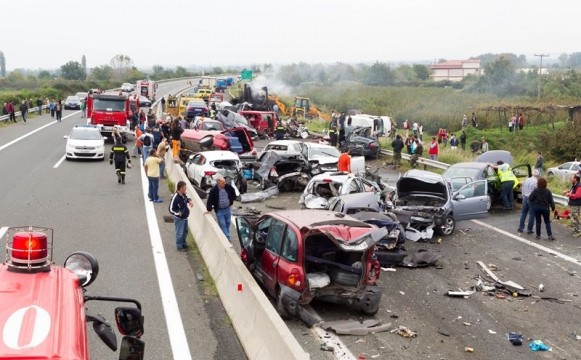 Zeci de maşini au fost avariate (Foto: media.rtv.net)