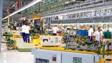 În fabrica Ford din Craiova vor mai rămâne circa 2.400 de angajați până la sfârșitul anului, după ce vor fi disponibilizați voluntar 680 de oameni. Ford a preluat fabrica în 2008 cu 4.000 de angajați 