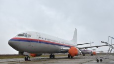 Două aeronave Boeing 737-4H6, aparținând operatorului aerian Air Wings, staționează pe Aeroportul Craiova și așteaptă să primească noi destinații
