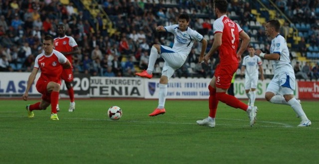 Gorjenii (în alb) vor juca împotriva gălățenilor în Cupa Ligii