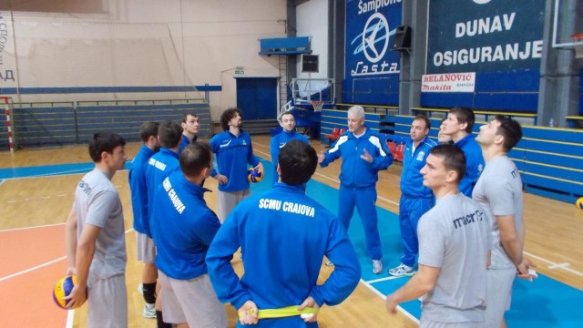 Jucătorii craioveni au efectuat primele antrenamente în sala Sumice din Belgrad