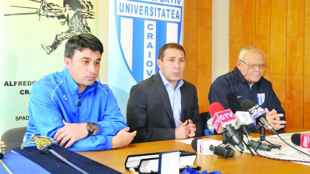 Cătălin Brânduşoiu, Pavel Badea şi Mircea Alecu aşteaptă craiovenii la competiţia de scrimă
