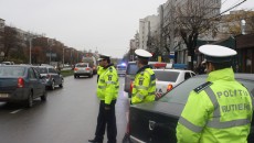 Polițiștii de la rutieră i-au sancționat pe șoferii care staționau neregulamentar