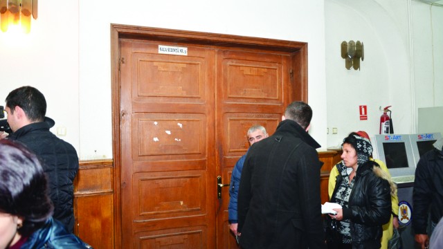 Magistrații de la Judecătoria Craiova au fost nevoiți să judece de trei ori un dosar privind o returnare ilegală de TVA