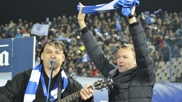 Andrei Păunescu şi Gică Craioveanu au înfierbântat tribunele stadionului "Ion Oblemenco"