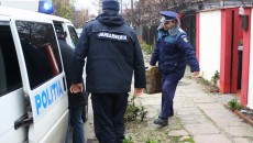 Polițiștii au ridicat aproape 8.000 de litri de benzină și motorină în urma perchezițiilor făcute luni în Dolj, Olt, Mehedinți, Argeș și Dâmbovița (Foto: GdS)