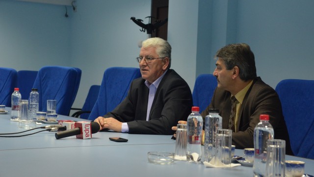Directorul ABA Jiu, Marin Tălău, și directorul tehnic, Mihai Palașcă, au prezentat bilanțul pe 2014 al instituției, precum și proiectele prinse pe bugetul din 2015 (Foto: Anca Ungurenuș)
