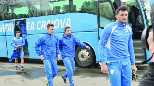 Jucătorii Craiovei au părăsit România urmând ca de astăzi să înceapă un stagiu de pregătire de o lună în Antalya