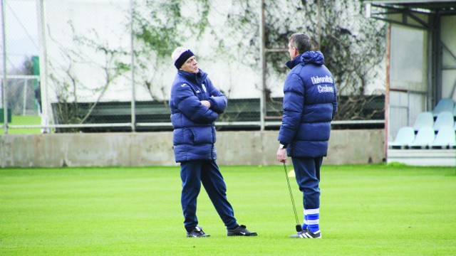 Sorin Cârţu şi Emil Săndoi au rămas fără trei jucători importanţi în stagiul doi de pregătire  (Foto: csuc.ro)