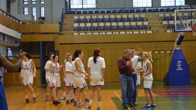 Jucătoarele de la SCM-CSS Craiova au pornit cu dreptul în noul an (foto: Lucian Anghel)