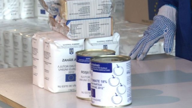 Olt: A început livrarea pachetelor cu ajutoare alimentare