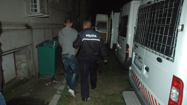 Cei trei suspecți au fost arestați preventiv pe 10 septembrie, iar luni Tribunalul Dolj le-a prelungit mandatele de arestare (Foto: arhiva GdS)