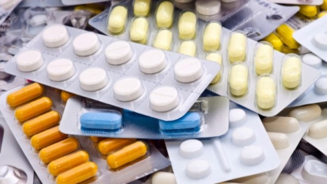 Medici şi farmacişti, anchetaţi pentru că au cumpărat  medicamente decontate de stat de la oameni grav bolnavi și le-au revândut