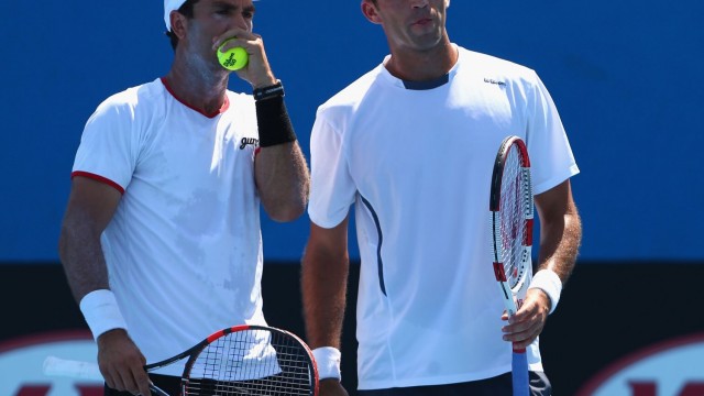 Tecău (dreapta) şi Rojer s-au calificat în semifinale la Australian Open