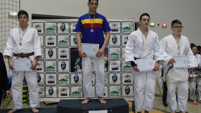 Doi craioveni pe podium: Mădălin Dragomir (locul 1) și Robert Gușă (locul 2)