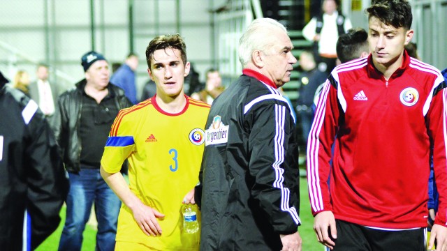 Bogdan Vătăjelu (în galben) a fost unul dintre cei mai buni jucători ai lui Anghel Iordănescu în cantonamentul din Turcia (Foto: Alexandru Vîrtosu)