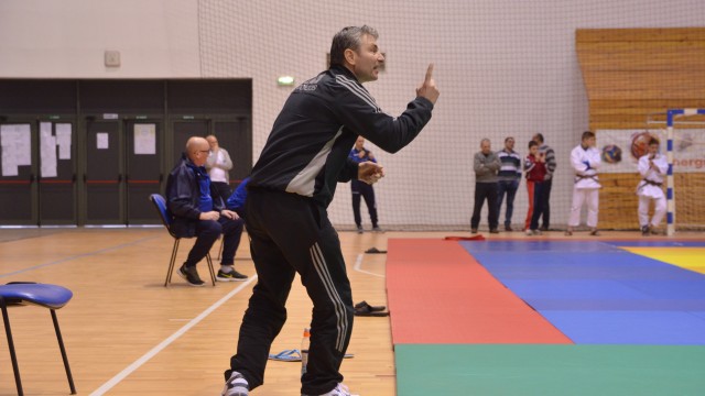 Antrenorul Mihai Voinea a avut şase sportivi medaliaţi astăzi