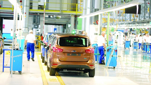 În 2012, când a început producția de vehicule B-Max la Craiova, Ford promitea că se vor  fabrica 250.000 de unități pe an în uzina craioveană. Compania nu a atins acest volum  nici în trei ani de la demararea procesului de producție. (Foto: Arhiva GdS)