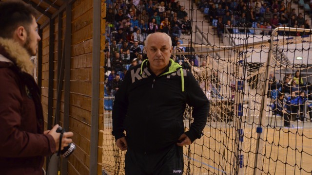 Supărat pe cele două arbitre, Gheorghe Tadici a părăsit banca de rezerve în minutul 41