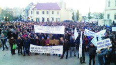 Pe 12 februarie sindicatele au adus peste 4.000 de protestatari la Târgu Jiu  (Foto: Eugen Măruţă)