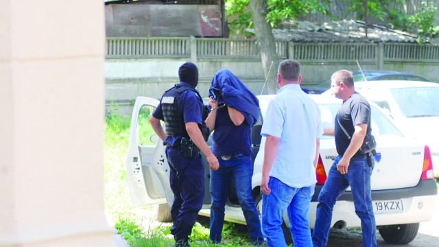 În mai 2010, anchetatorii au ridicat mai mulți suspecți, însă nu și pe Vrancea, care plecase deja din țară (FOTO: Arhiva GdS)