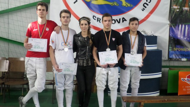 Echipa masculină de spadă de la LPS „Petrache Trișcu” a devenit vicecampioană națională