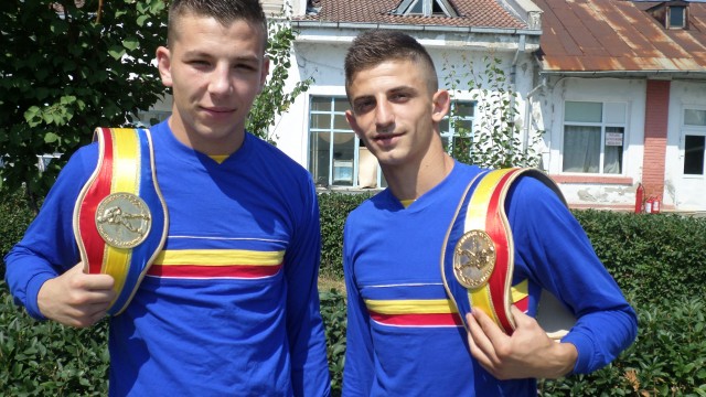 Craiovenii Irinel Olaru (stânga) și Maike Cioacă au obținut medalii pentru un club din Bacău (foto: arhiva GdS)