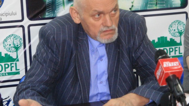Victor Lazarciuc, fostul director al clubului SCM Craiova, susține că nu avea cum să fie de acord cu un buget mult mai mic decât cel pe care îl ceruse (foto: arhivă GdS)