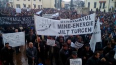Minerii şi energeticienii au renunţat momentan la proteste în favoarea negocierilor