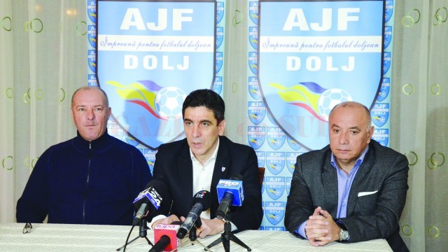 Gheorghiţă Geolgău, Silviu Bogdan şi Aurel Ţicleanu au vorbit despre fotbalul juvenil şi nu numai (Foto: Alexandru Vîrtosu)