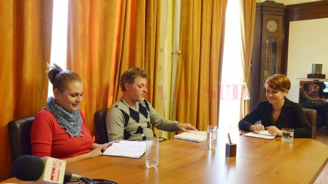 Lia Olguţa Vasilescu a vorbit cu redactorii GdS despre problemele     oraşului şi despre proiectele primăriei (Foto: Lucian Anghel)