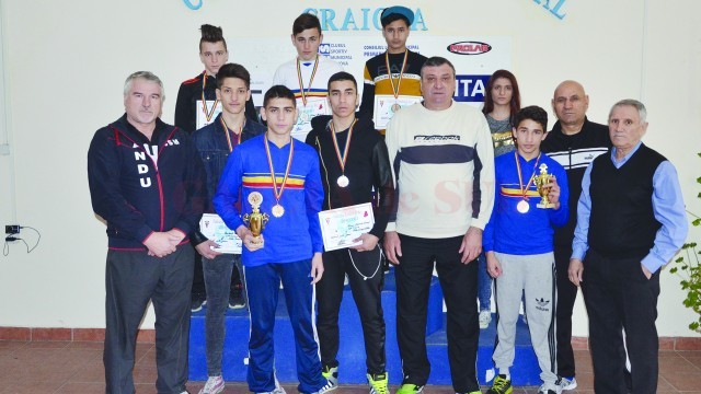 Prin cele opt medalii obținute la Buzău, pugiliștii de la CSM și antrenorii lor au demonstrat că boxul craiovean rămâne în topul național (Foto: Claudiu Tudor)