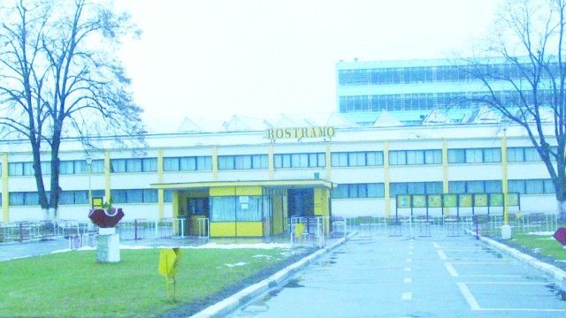 Fabrica de mobilă Rostramo din Târgu Jiu, scoasă la vânzare „la pachet“ (FOTO: Arhiva GdS)
